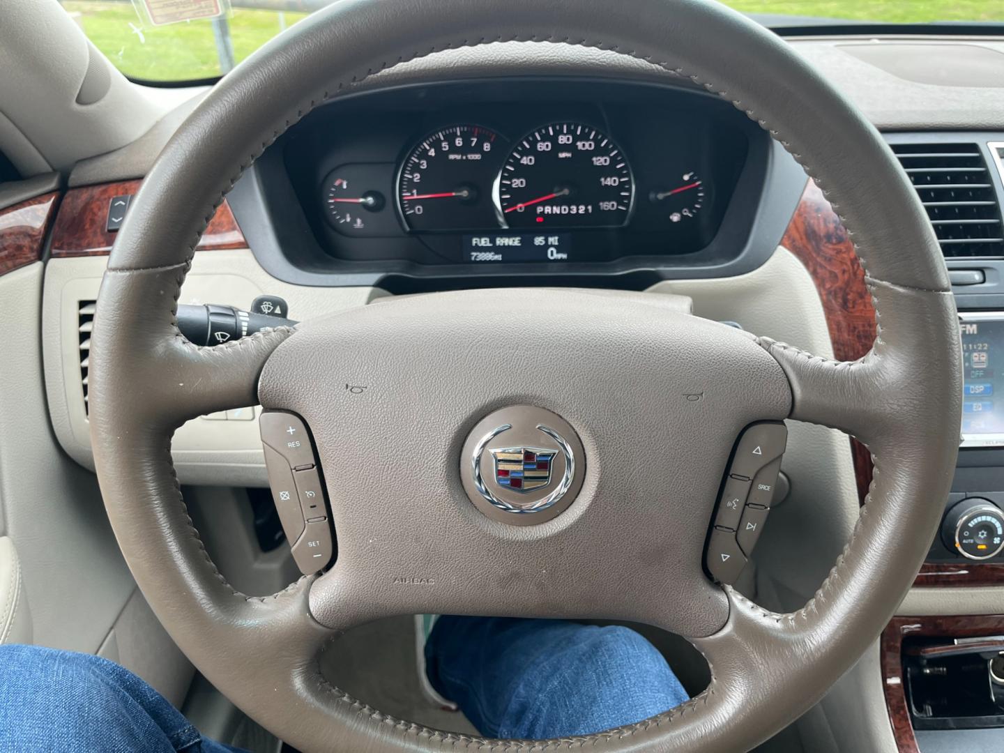 2006 green /TAN Cadillac DTS Sedan (1G6KD57Y96U) with an 4.6L V8 DOHC 32V engine, 4-Speed Automatic Overdrive transmission, located at 14700 Tomball Parkway 249, Houston, TX, 77086, (281) 444-2200, 29.928619, -95.504074 - Photo#15